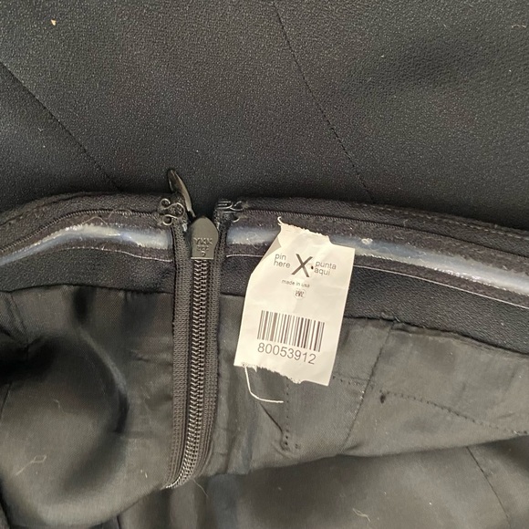 Elegant Black and White Lined Long  Formal Dress (Size S-M) - Picture 7 of 8